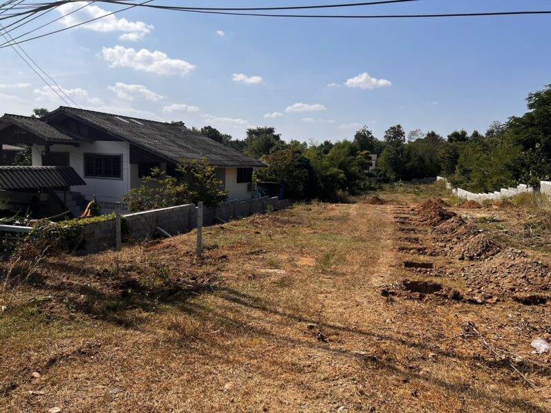 ใจกลางชุมชน ล้อมรอบด้วย โรงเรียน,โรงพยาบาล, สนง.เทศบาล สนง.อบต, สถานีตำรวจ, ไปรษณีย์, ตลาดสดเทศบาล, 7-11, Big C, Lotus 📌 เหมาะทำร้านค้าทั่วไป ร้านอาหาร รีสอร์ท บริษัทขนส่ง ศูนย์กระจายสินค้า โกดังเก็บสินค้า