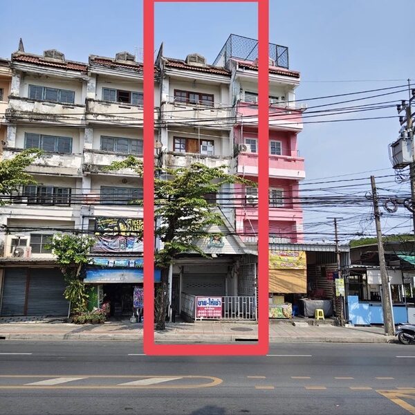 ขายอาคารพาณิชย์ ปากซอยประชาอุทิศ 127 ใกล้บิ๊กซี ติดถนนใหญ่ ทำเลศักยภาพสูง โทร 063-365-9464