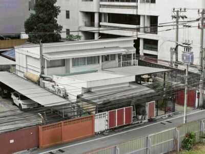 ขายด่วน บ้าน 2 ชั้น พร้อมร้านอาหาร เอกมัย-สุขุมวิท 42 ใจกลางเมือง ใกล้ BTS โทร 089-0663888