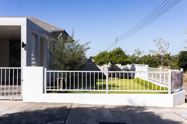 เจ้าของขายเอง บ้านเดี่ยวใหม่ พนัสนิคม หนองเหียง ใกล้331 75.8ตร.ว. 2.39ล. ฟรีโอน โทร 099-4464142