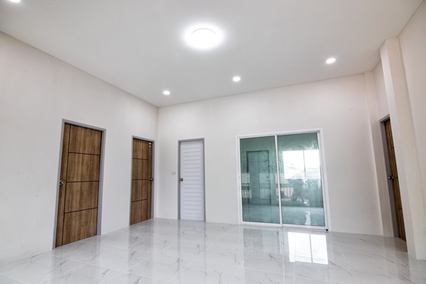 เจ้าของขายเอง บ้านเดี่ยวใหม่ พนัสนิคม หนองเหียง ใกล้331 75.8ตร.ว. 2.39ล. ฟรีโอน โทร 099-4464142