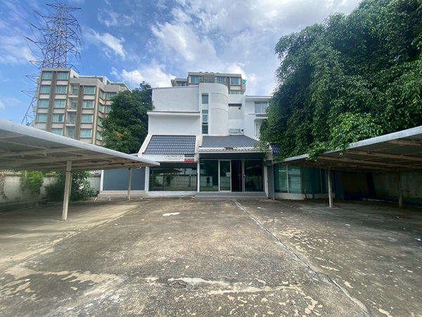 ให้เช่า/เซ้ง/ขาย บ้านทำสำนักงาน-ลาดพร้าว ซ.8 ทำเลทอง ใจกลางเมือง ใกล้ MRT โทร 0906360022