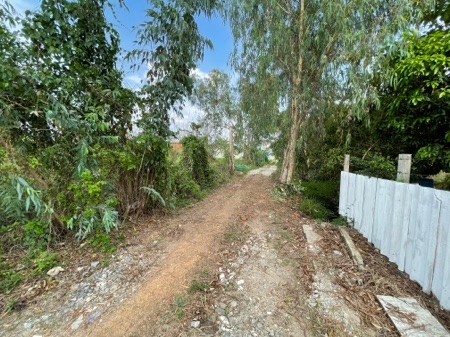 [ให้เช่า] ที่ดินทำเลทอง คลองห้าตะวันออก (ซอยจำรัส) 380 ตร.ว. หน้ากว้าง 45 เมตร เข้าซอยเพียง 80 ม. เหมาะทำโกดัง-อู่รถ เพียง 1x,000 บาท-ด.