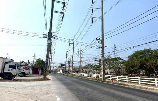 ขาย ที่ดิน ME401 EEC สีม่วงลาย ติดนิคม อมตะชลบุรี บ้านเก่า พานทอง ชลบุรี . 20 ไร่ 1 งาน 72.3 ตรว ทำเลดี แปลงสี่เหลี่ยมสวย แบ่งขายได้ เช่าได้