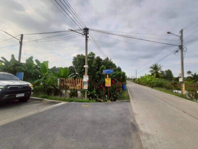 ขายด่วนที่ดินคลองห้า 200 ตรว ติดถนนคอนกรีตสาธารณะ ซ.คลองห้า ตต.57 อ.คลองหลวง จ.ปทุมธานี