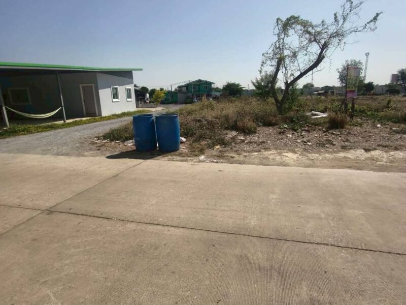 ขายด่วนที่ดิน 378.5 ตรว ติดถนนสาธารณะ ซอยร่วมใจ1 ต.คลองข่อย อ.ปากเกร็ด จ.นนทบุรี