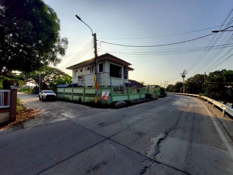 ขายถูกที่ดินจันทร์ทองเอี่ยม 192 ตรว ใกล้สถานีรถไฟฟ้าMRTคลองบางไผ่ ซ.บุญรอด อ.บางบัวทอง จ.นนทบุรี