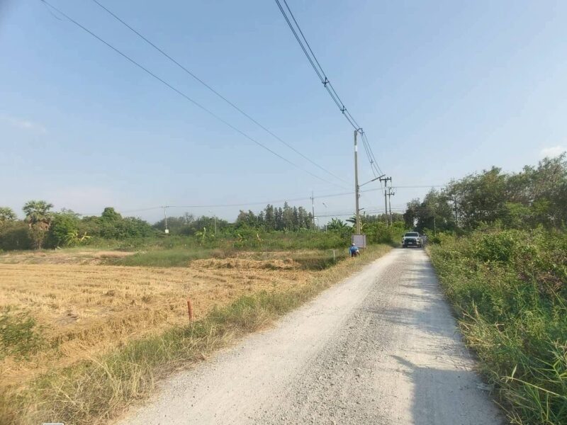 ขายที่ดินใกล้ราชภัฏสวนสุนันทา 317 ตรว ติดถนนสาธารณะ ต.คลองโยง อ.พุทธมณฑล จ.นครปฐม