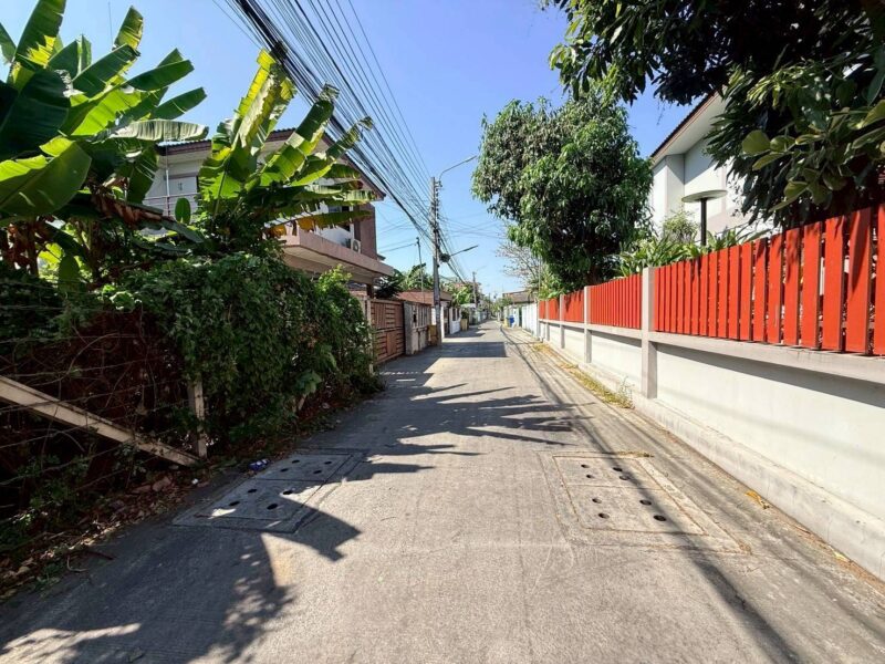 ขายถูกที่ดิน 100 ตรว ซอยพหลโยธิน 54/1 แยก 6-10 สายไหม กทม.ถมแล้ว+ล้อมลวดหนาม