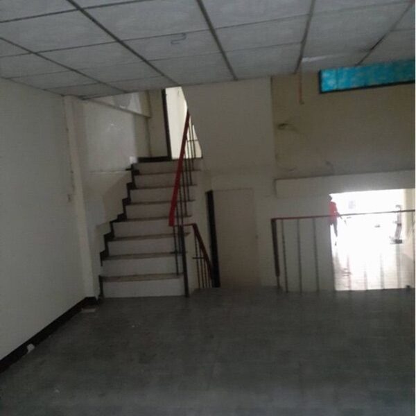 ขายทาวน์เฮ้าส์ 3 ชั้น 30 ตรว หมู่บ้านคลองหลวงโฮมเพลส ตรงข้ามแมคโครคลองหลวง โทร 0982251577