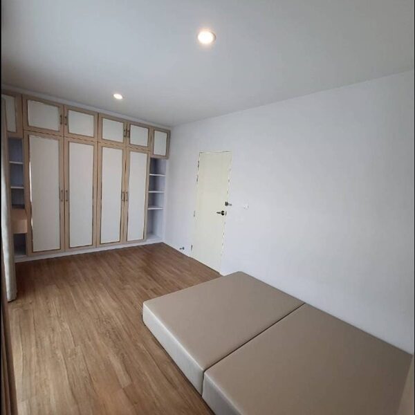 ขาย/ให้เช่า ทาวน์โฮม 3 ชั้น บ้านกลางเมือง (รามอินทรา-วัชรพล) 3 ห้องนอน ใกล้ แฟชั่นไอส์แลนด์ โทร 095-9166677