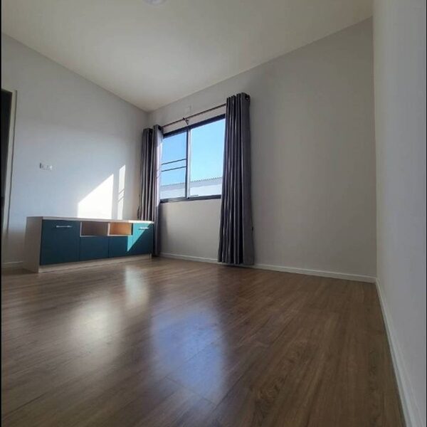 ขาย/ให้เช่า ทาวน์โฮม 3 ชั้น บ้านกลางเมือง (รามอินทรา-วัชรพล) 3 ห้องนอน ใกล้ แฟชั่นไอส์แลนด์ โทร 095-9166677