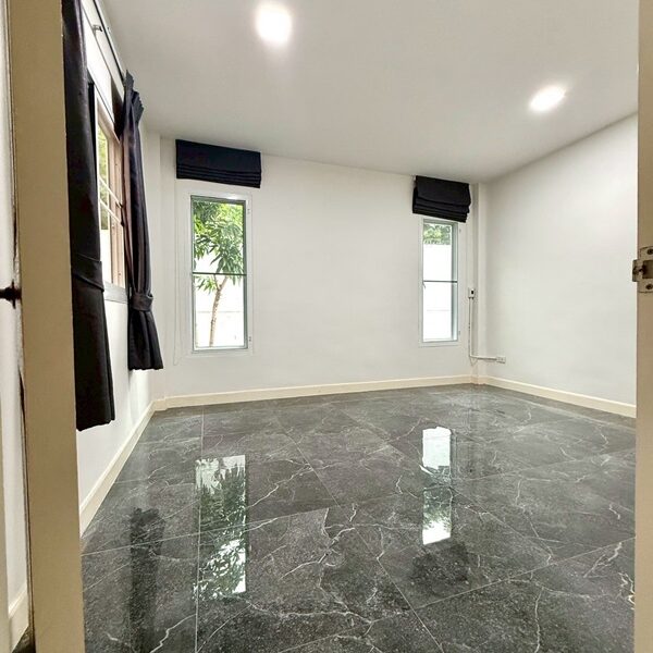 เจ้าของขายเอง บ้านเดี่ยว 2 ชั้น โครงการ มัณฑนา เพชรเกษม - สาย 4 (หลังมุม) โทร.084-1416555