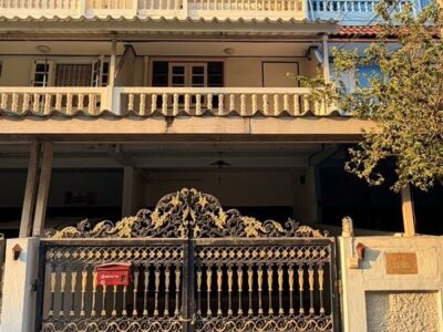 ให้เช่าทาวเฮ้าส์ 3 ชั้น หมู่บ้าน สินทวีแกรนด์วิลเลจน์ ใกล้ห้างเซ็นทรัลพระราม2 พร้อมอยู่ โทร 081-8218151