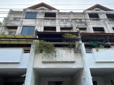 ขายทาวน์เฮ้าส์ 5 ชั้น ลาดพร้าว 18 ใกล้ MRT ลาดพร้าว