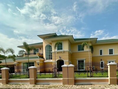 ขายบ้านหรู หมู่บ้านแกรนด์โมนาโค ถนนเลียบวงแหวนกาญจนาภิเษก ใกล้เมกะบางนา