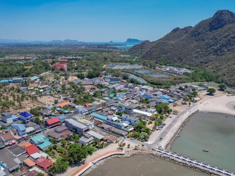 🐋 ข า ย ที่ดินเปล่า 🐋 ใกล้ชายทะเลคลองวาฬและอ่าวมะนาว หลบมุมสงบ เป็นส่วนตัว 👉 เพียง 1 นาที ถึง CJ, 7-11 และถนนเลียบชายทะเล