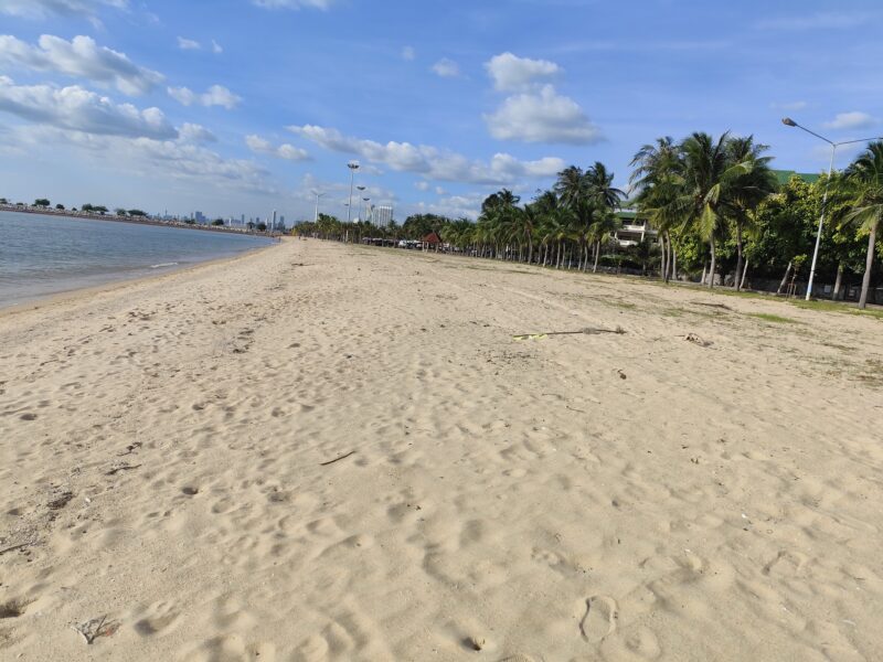 คอนโดหรู ใกล้ชายทะเล ขาย 53.68 ตรม. 2ห้องนอน 2ห้องน้ำ ฟรีเฟอร์แต่งครวิวสวย ใกล้ทะเล หาดสวยมาก นาจอมเทียน