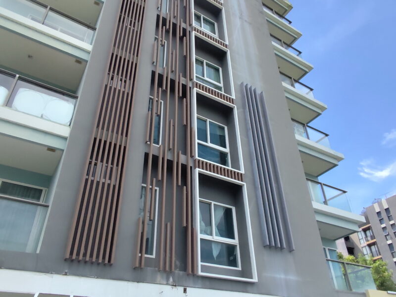 CONDO FOR SALE WITH A BEAUTIFUL VIEW, VERY TO CLOSE THE SEA, A BEAUTIFUL BEACH FREE FERNITURES BUILT IN FULLY FURNISHED