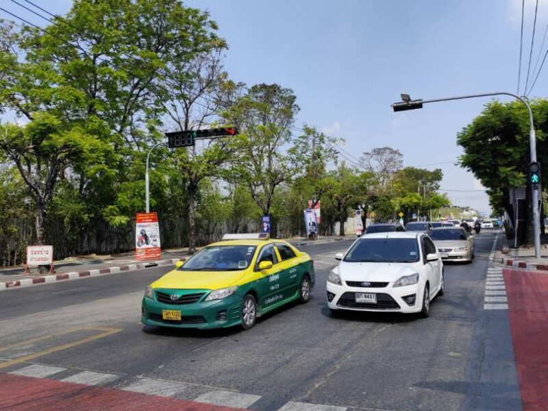 Rent Warehouse closed road and show room near Suan Luang Rama IX Park. at Prawet ให้เช่าโกดังหรือโชว์รูมสินค้า อาคารติดถนน ประเวศ