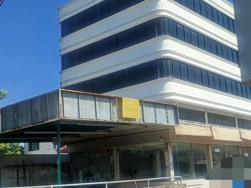 Rent Warehouse closed road and show room near Suan Luang Rama IX Park. at Prawet ให้เช่าโกดังหรือโชว์รูมสินค้า อาคารติดถนน ประเวศ