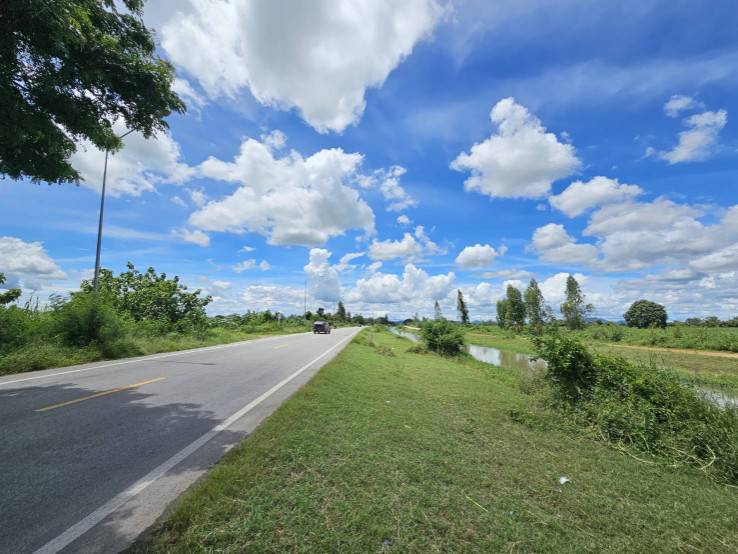 ที่ดินสวยถมแล้ว ติดคลองส่งน้ำชลประทาน วิวสวย อำเภอท่าม่วง กาญจนบุรี