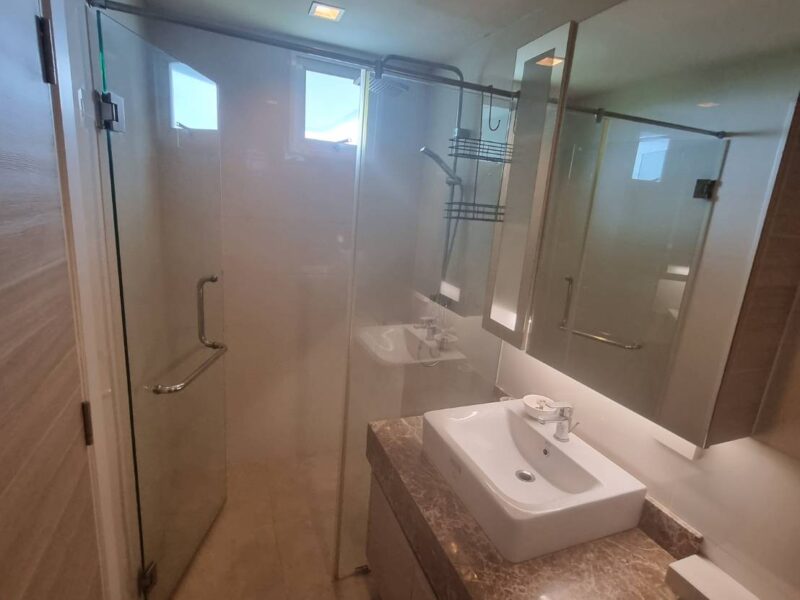 CONDO FOR SALE WITH A BEAUTIFUL VIEW, VERY TO CLOSE THE SEA, A BEAUTIFUL BEACH FREE FERNITURES BUILT IN FULLY FURNISHED