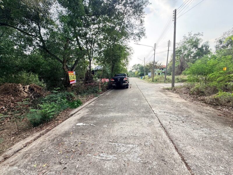 ขายที่ดิน 70 ตรว ติดถนนสาธารณะ ถมแล้ว หมู่บ้านสวนรีสอร์ท คลองห้าตะวันตก จ.ปทุมธานี