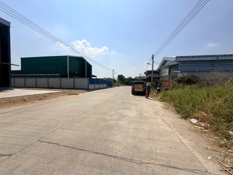 ขายด่วนที่ดิน 180 ตรว ติดถนนสาธารณะ ถมแล้ว ซอยเปาร์อิน 16 อ.ลาดหลุมแก้ว จ.ปทุมธานี