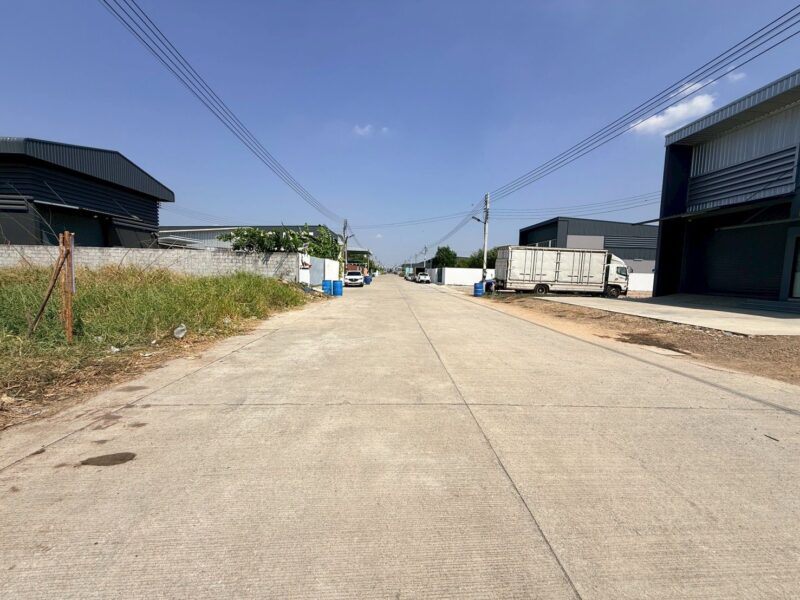 ขายด่วนที่ดิน 180 ตรว ติดถนนสาธารณะ ถมแล้ว ซอยเปาร์อิน 16 อ.ลาดหลุมแก้ว จ.ปทุมธานี