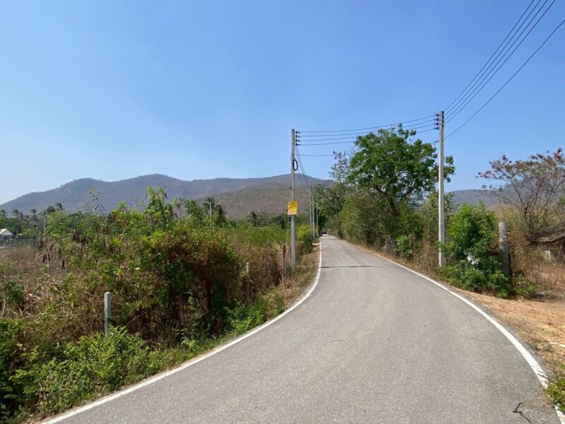 ขายด่วนที่ดิน 200 ตรว ติดถนนสาธารณะ2ด้าน แปลงมุม ห้วยทรายเหนือ ชะอำ เพชรบุรี