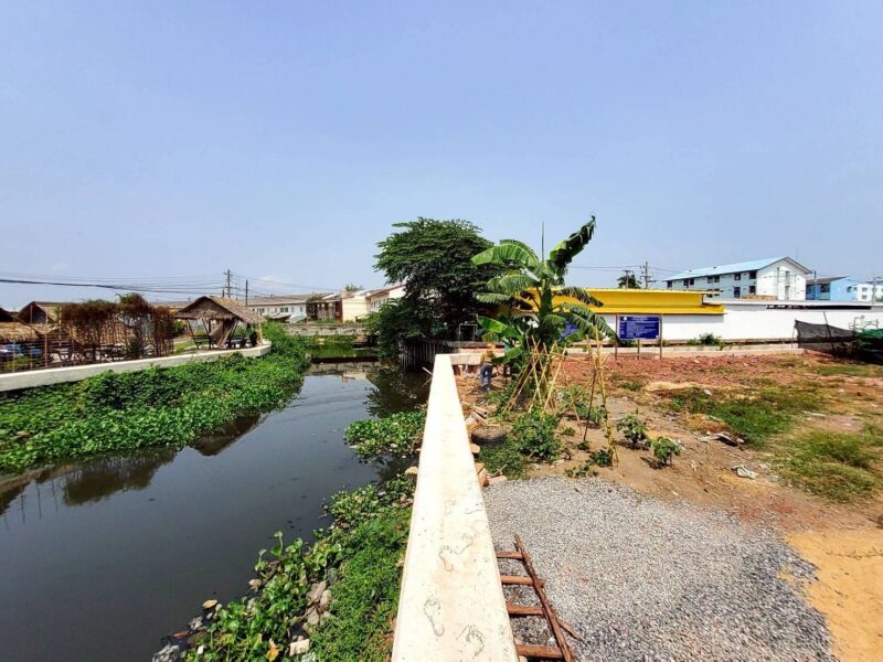 ขายที่ดินใกล้วัดทองธรรมิการาม 89.5 ตรว ติดถนนคอนกรีต ถมแล้ว ท่าทราย เมืองสมุทรสาคร