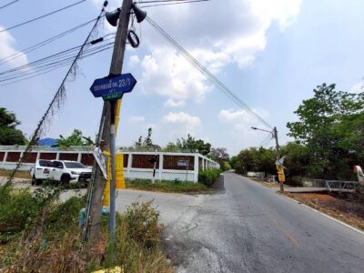 ขายด่วนที่ดิน 60 ตรว ติดถนนสาธารณะ ถมแล้ว ซ.คลองสี่ ตต.23/1(ซอย ชมทุ่ง) คลองหลวง ปทุมธานี