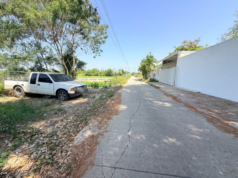 ขายด่วนที่ดิน 100 ตรว ติดถนนคอนกรีต ซ.เคหะการเกษตร1 ไทรน้อย นนทบุรี