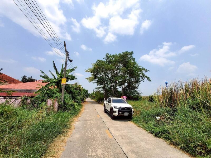 ขายด่วนที่ดิน 60 ตรว ติดถนนสาธารณะ ถมแล้ว ซ.คลองสี่ ตต.23/1(ซอย ชมทุ่ง) คลองหลวง ปทุมธานี