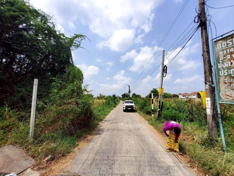 ขายด่วนที่ดินใกล้ รร.สารสาสน์วิเทศไทรน้อยพิทยาคาร 176 ตรว ติดถนนสาธารณะ ซ.มิตรอารีย์ 2 บางบัวทอง นนทบุรี