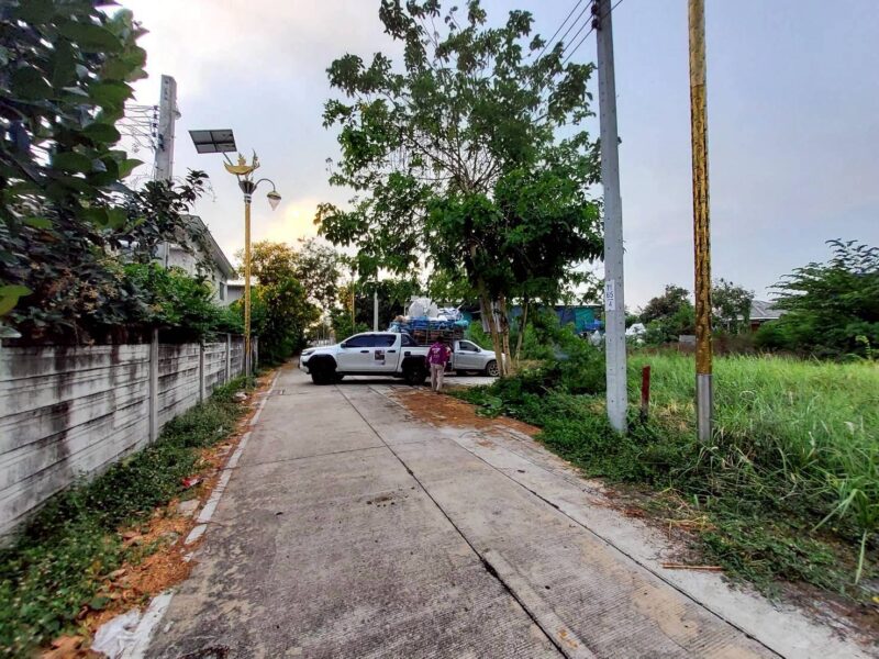 ขายด่วนที่ดิน 206 ตรว ติดถนนคอนกรีต ซ.ลาดกระบัง 14/1 ราชาเทวะ บางพลี สมุทรปราการ