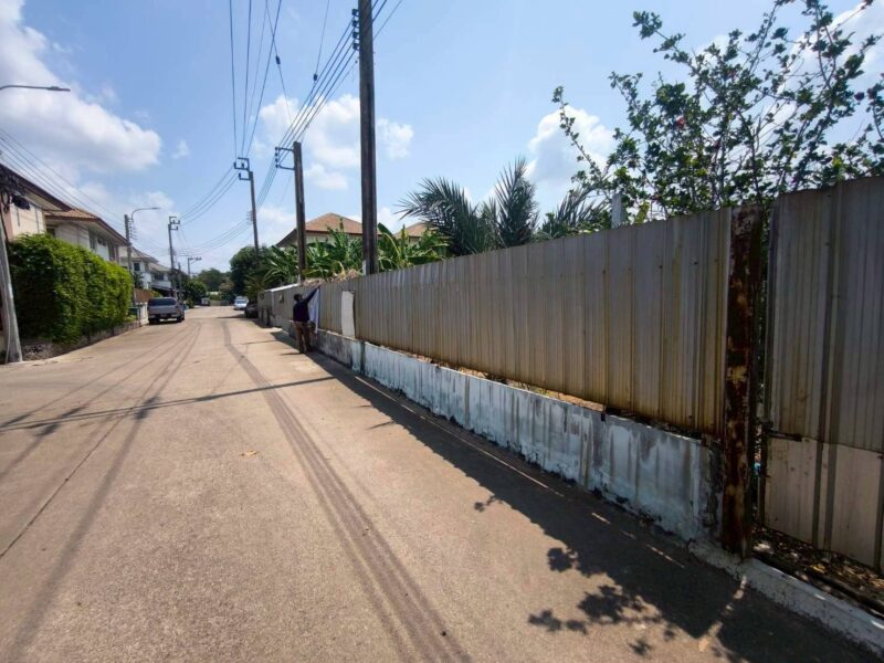 ขายด่วนที่ดิน 302 ตรว ติดถนนคอนกรีตสาธารณะ ม.แสนสุขปาร์ค บางบอน 3 ซอย 8 บางบอน กทม.