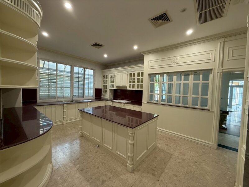 ขายบ้านหรู หมู่บ้านแกรนด์โมนาโค ถนนเลียบวงแหวนกาญจนาภิเษก ใกล้เมกะบางนา