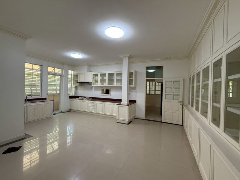 ขายบ้านหรู หมู่บ้านแกรนด์โมนาโค ถนนเลียบวงแหวนกาญจนาภิเษก ใกล้เมกะบางนา