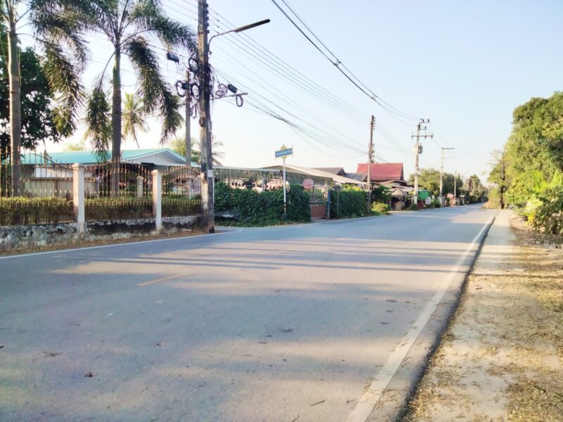 ที่ดินสวย200ตร.ว. ติดทางสาธารณะ2ด้าน