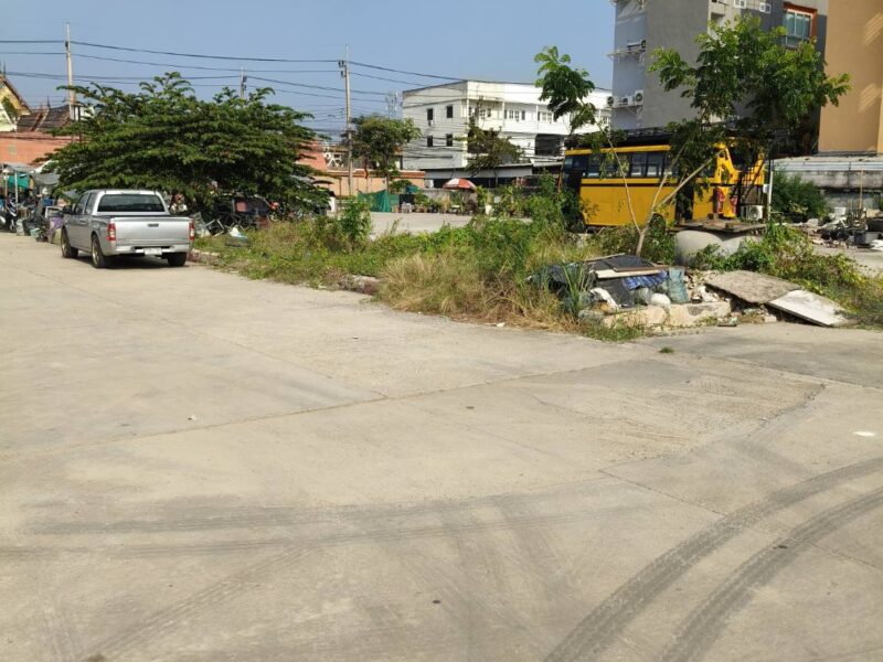 ขายที่ดินเปล่าถมแล้วติดถนนนวลจันทร์ กรุงเทพมหานคร