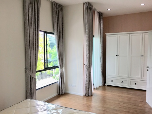 ให้เช่าบ้านแฝดสไตล์บ้านเดี่ยว 2 ชั้น พร้อมอยู่ ทำเลพระราม 9 - อ่อนนุช ตกแต่งครบ Tel 092850905ห้า