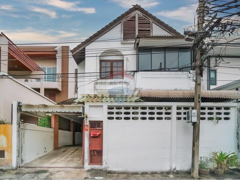 ขายด่วน!!บ้านเก่า ทำเลทอง ใจกลางสุขุมวิท 71 ราคาปรับลง เหลือ 12.9 ล้านบาท !