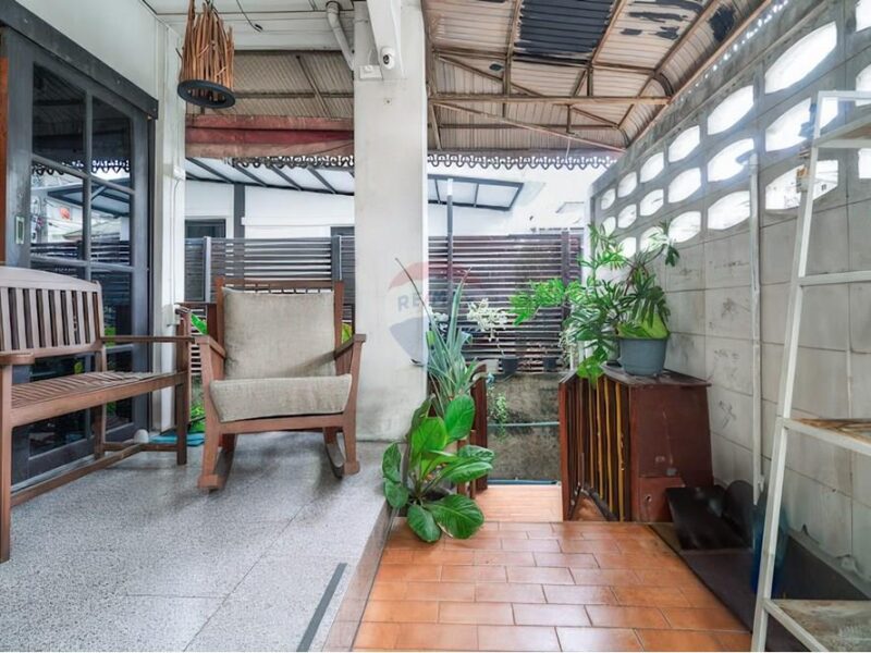 ขายด่วน!!บ้านเก่า ทำเลทอง ใจกลางสุขุมวิท 71 ราคาปรับลง เหลือ 12.9 ล้านบาท !