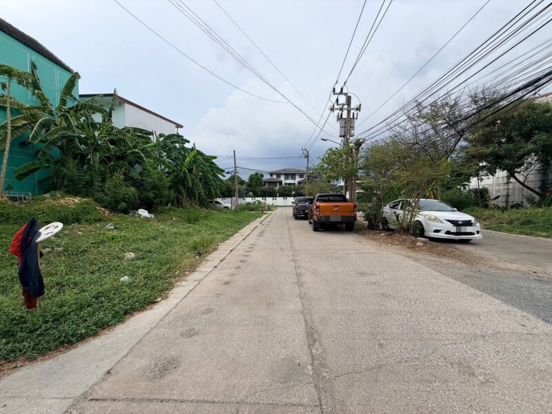 ขายด่วนที่ดิน 49 ตรว ติดถนนสาธารณะ 3 ด้าน ถมแล้ว ซ.พัฒนาการ 69 แยก 3-2 ประเวศ กทม.