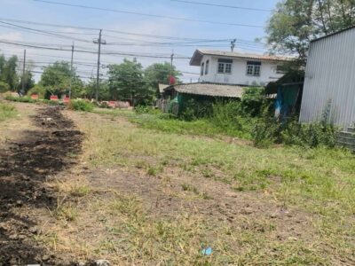 ขายด่วนที่ดิน 165.7 ตรว ติดถนนหินคลุก ถนนมิตรไมตรี หนองจอก กทม.