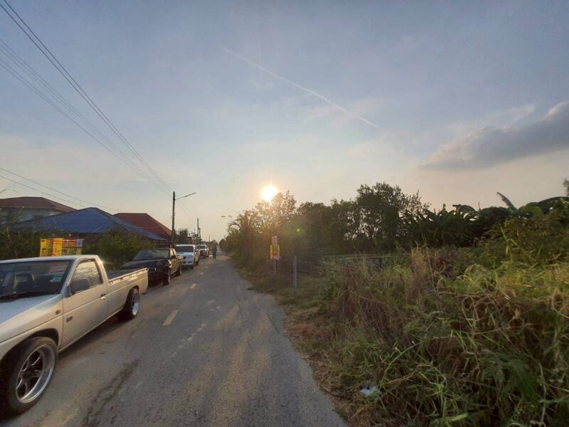 ขายด่วนที่ดิน 50 ตรว ติดถนนสาธารณะ ถมแล้ว ซ.คลองสี่ ตอ.14/1 คลองหลวง ปทุมธานี