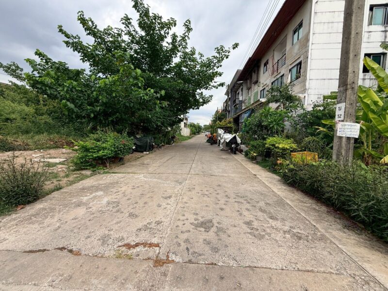 ขายด่วนที่ดิน 49 ตรว ติดถนนสาธารณะ 3 ด้าน ถมแล้ว ซ.พัฒนาการ 69 แยก 3-2 ประเวศ กทม.