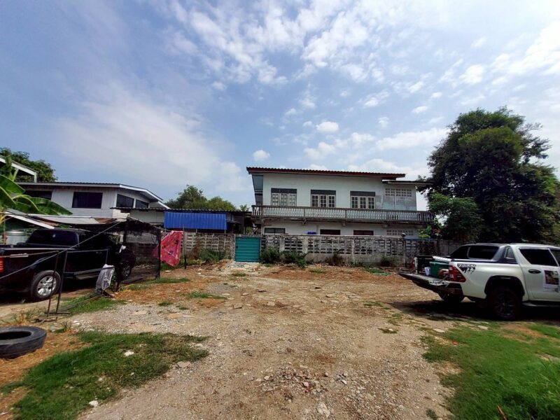 ขายที่ดินใกล้วัดเสด็จ 73 ตรว ติดถนนคอนกรีต ด้านข้างติดคลอง ซ.บ้านลาน สวนพริกไทย เมืองปทุมธานี